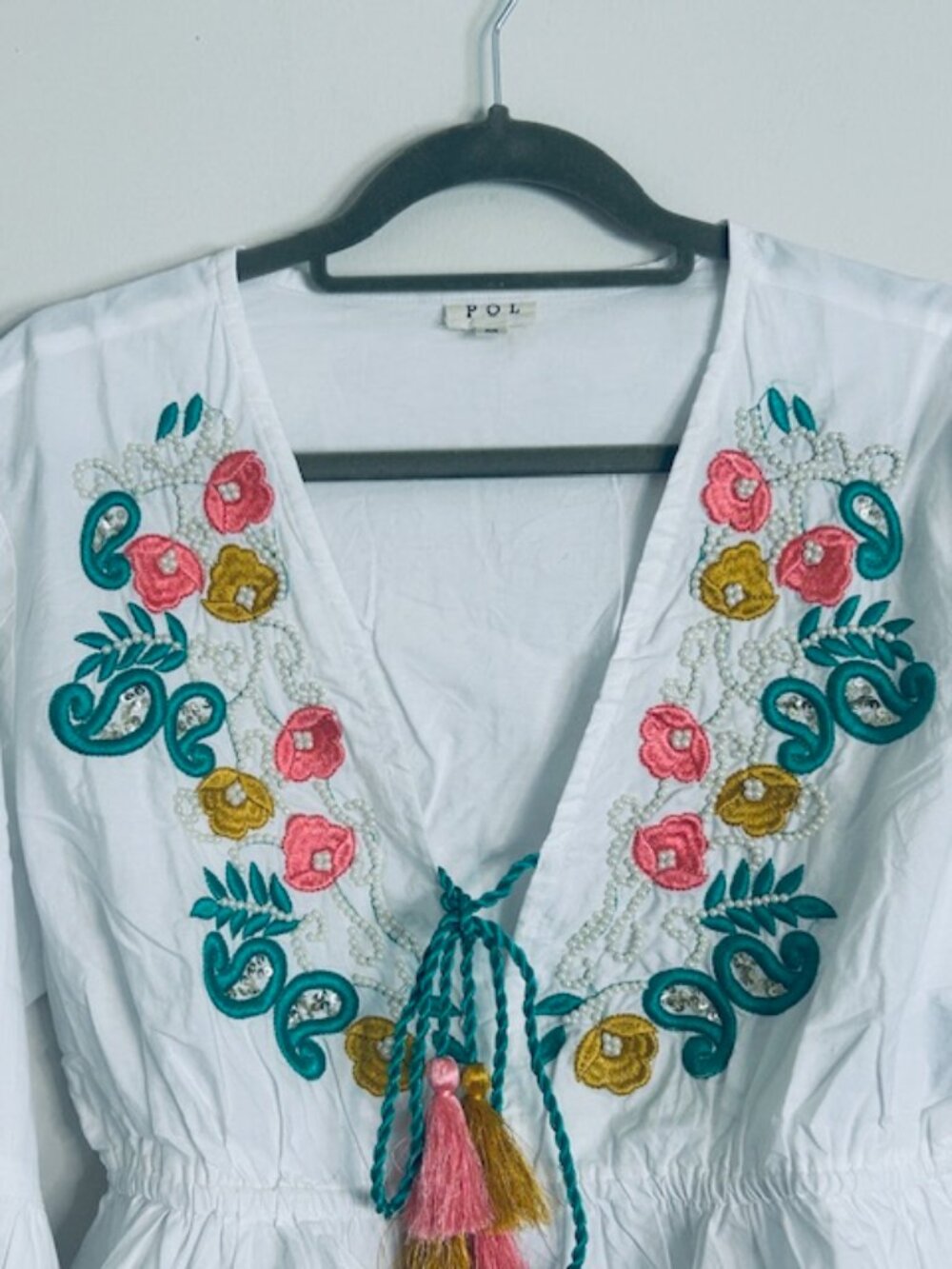 POL BoHo Ivory Multi Color Embroidered Beaded Tie Ruffle Cropped Cotton Top NEW - Picture 4 of 16